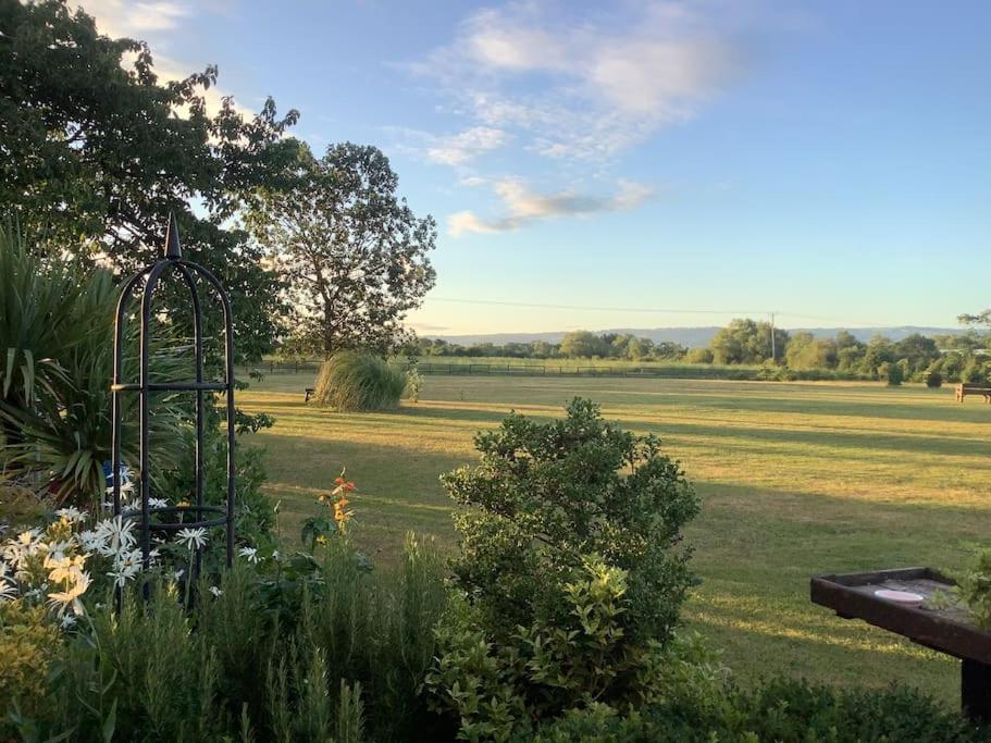 Cotswold Edge Guest Suite With Broadway Hill View Badsey Eksteriør bilde